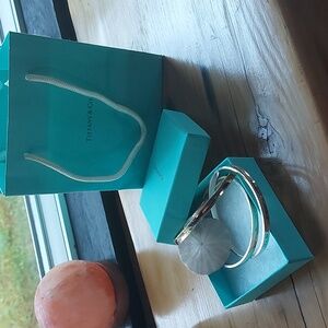 gorgeous 3 bangles intertwined Tiffany & Co. authentic